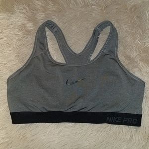Nike pro sports bra